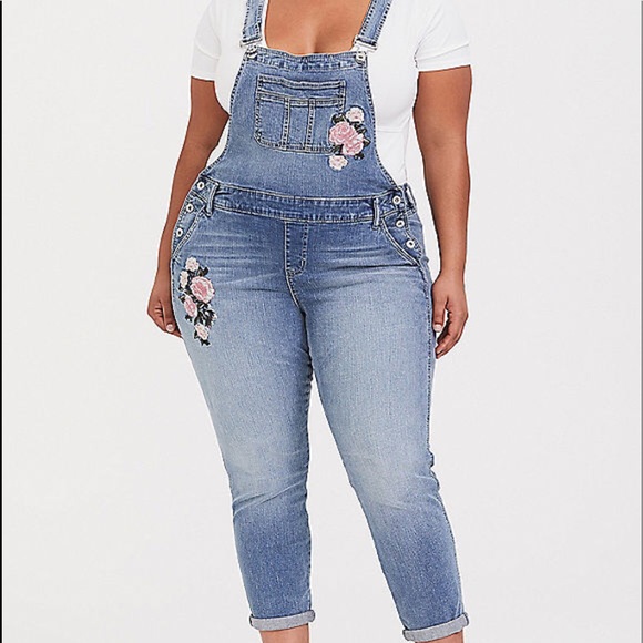 torrid Denim - Nwt Torrid size 16 crop Overalls stretch embroider